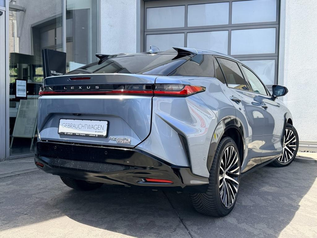 Lexus RZ