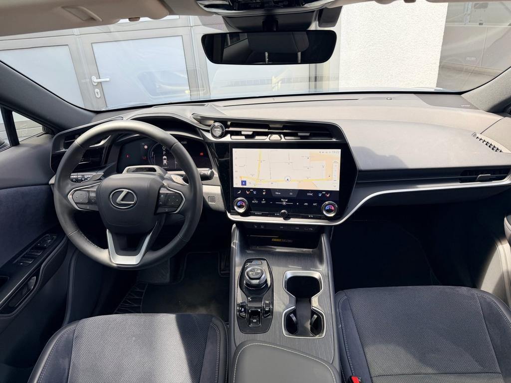 Lexus RZ