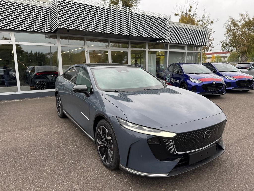 Mazda 6e
