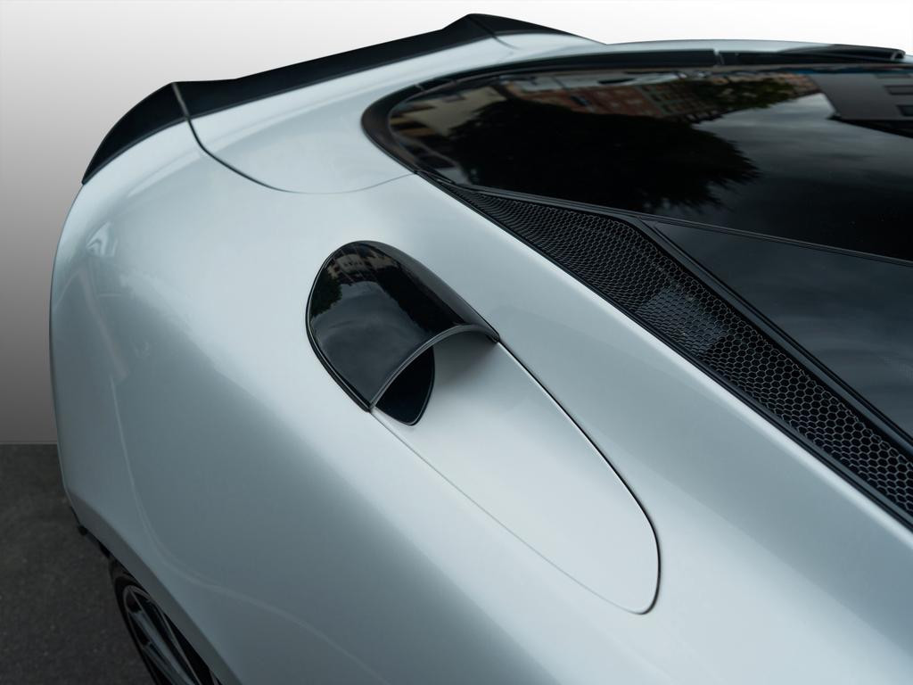 McLaren GT