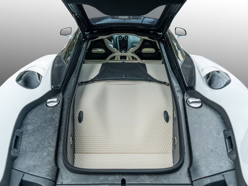 McLaren GT