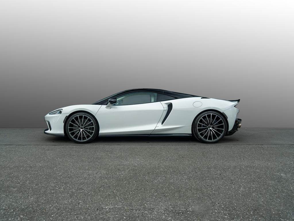 McLaren GT
