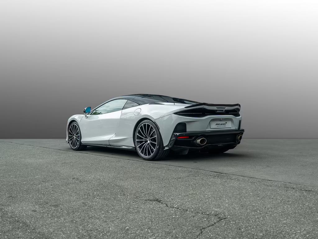 McLaren GT