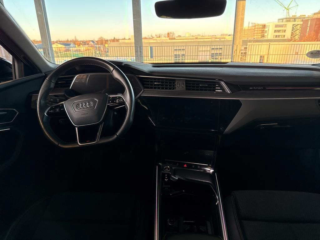 Audi e-tron
