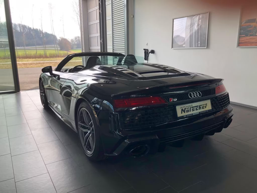 Audi R8