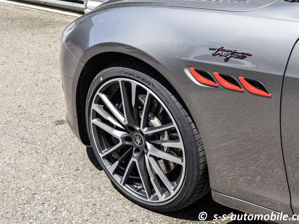 Maserati Quattroporte