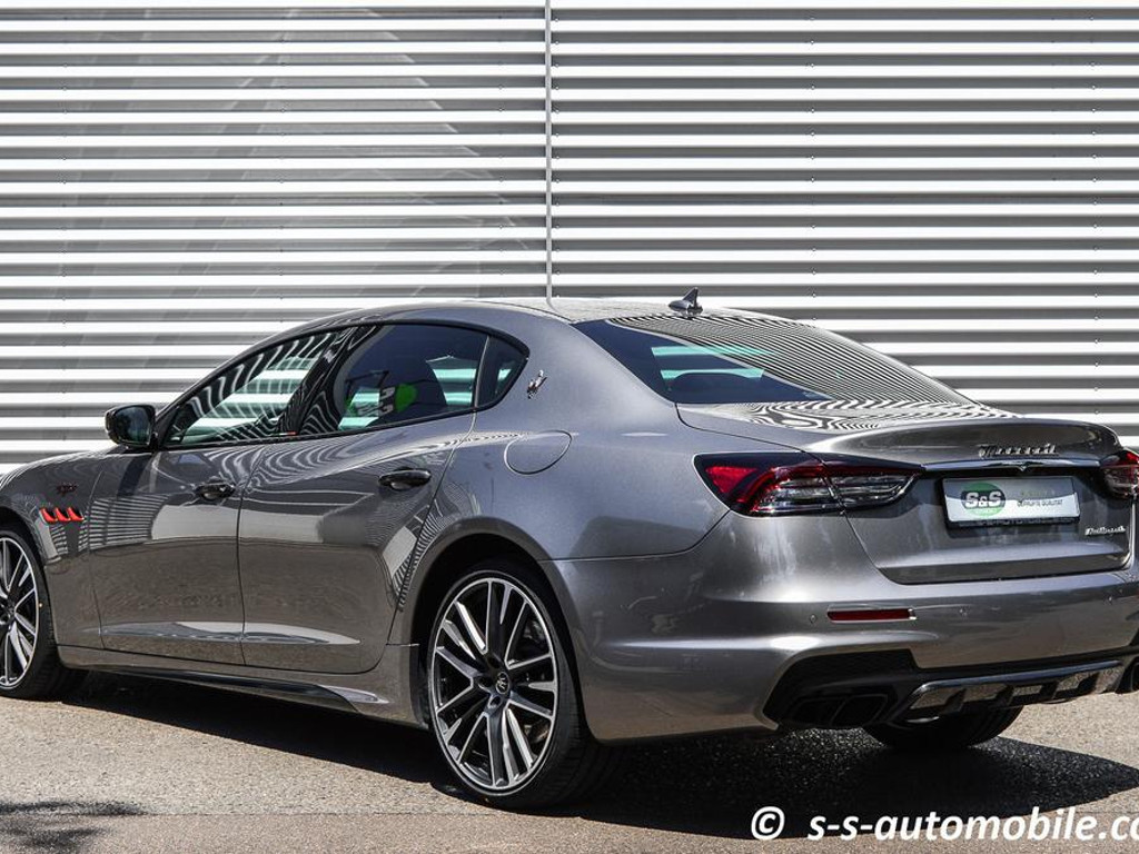 Maserati Quattroporte