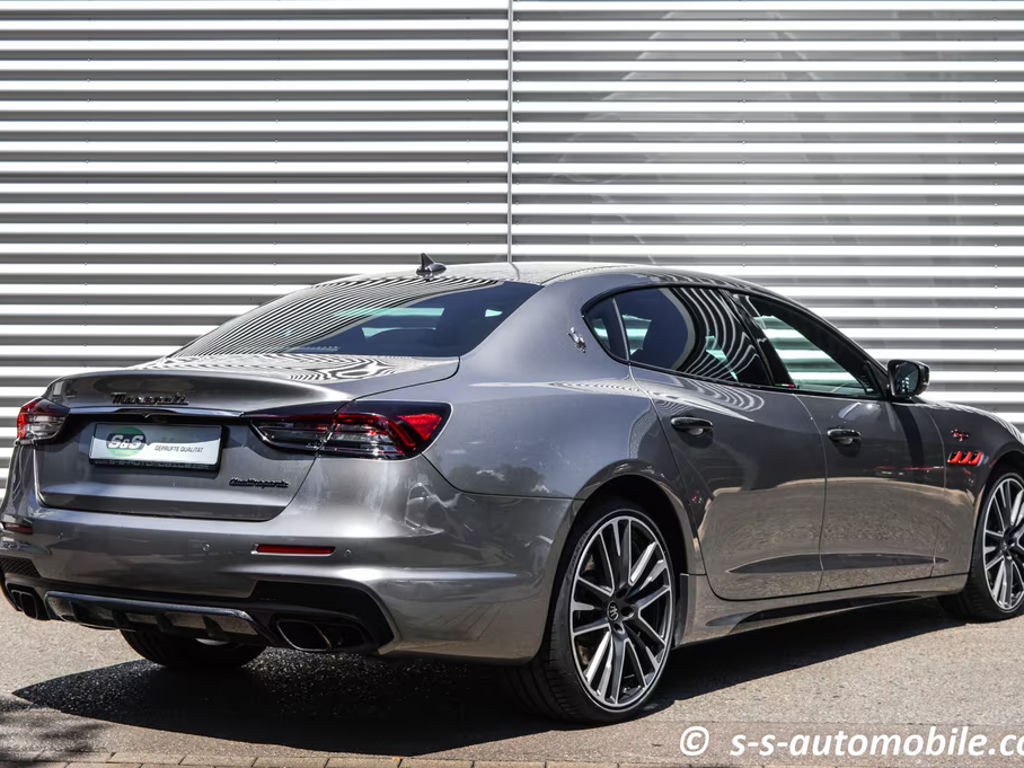 Maserati Quattroporte