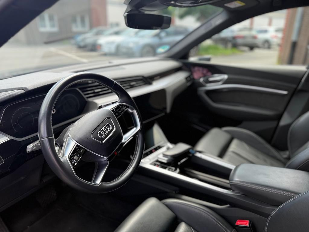 Audi e-tron