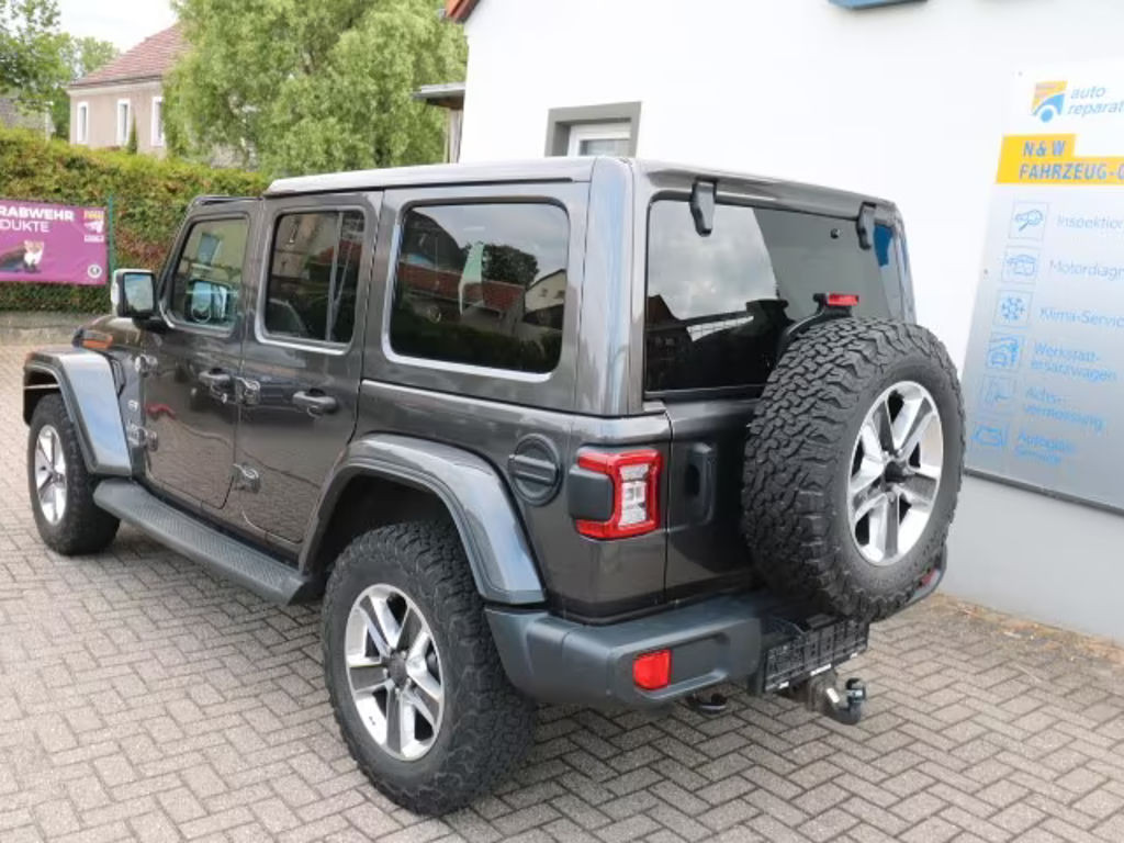 Jeep Wrangler Sahara