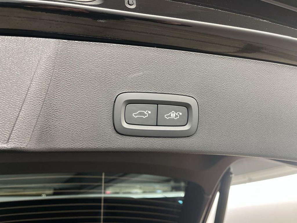 Volvo EX40