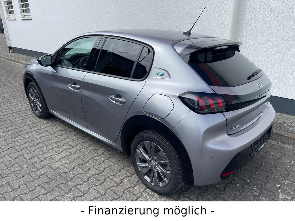Peugeot e-208