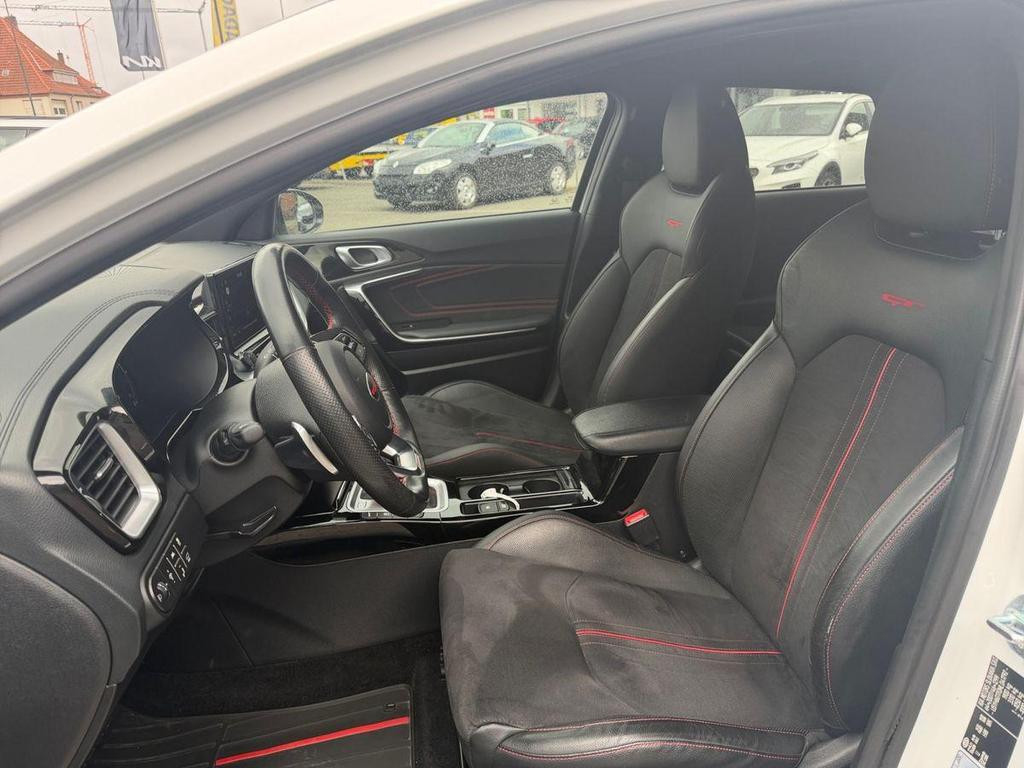 Kia ProCeed