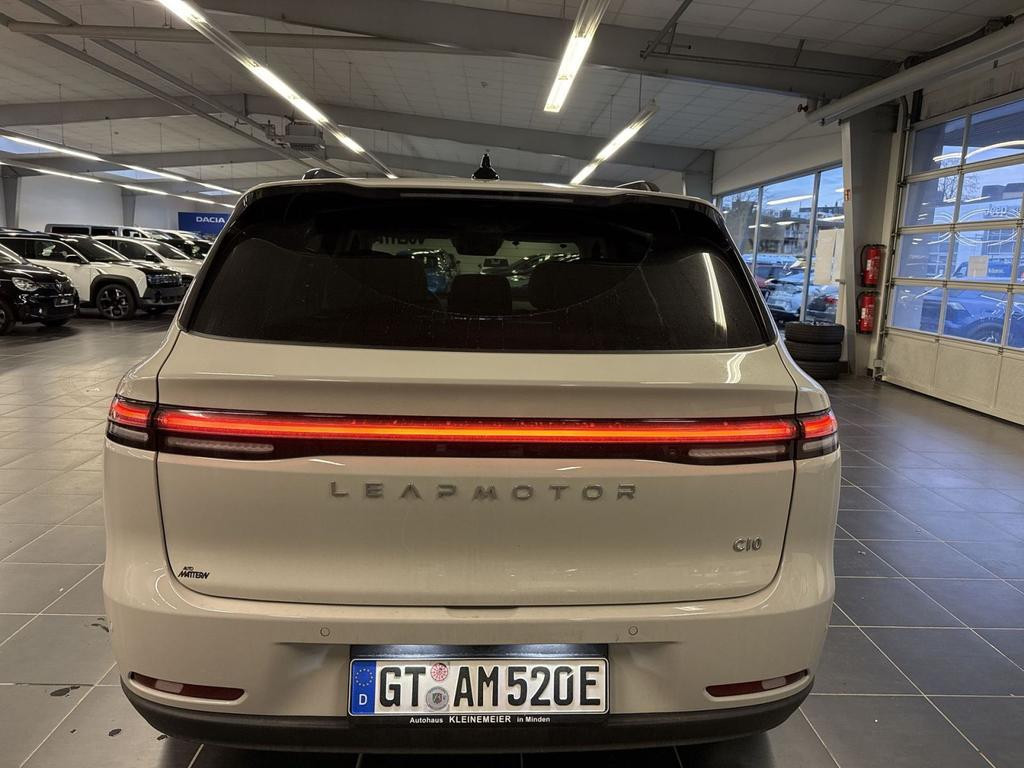 Leapmotor C10