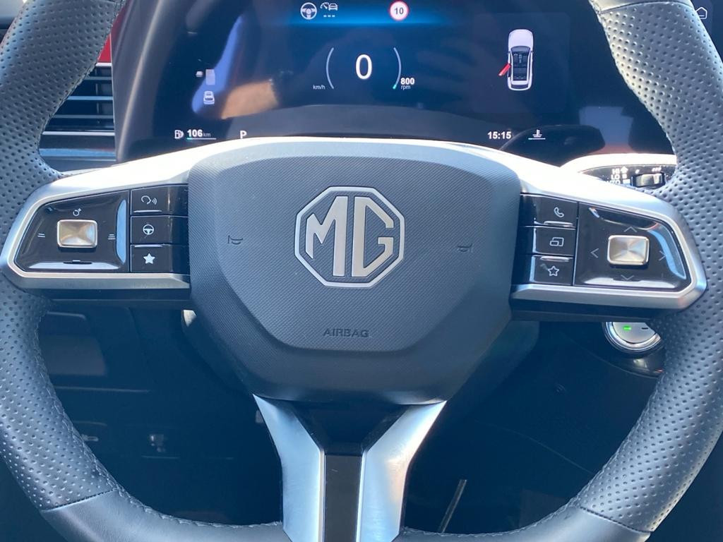MG HS