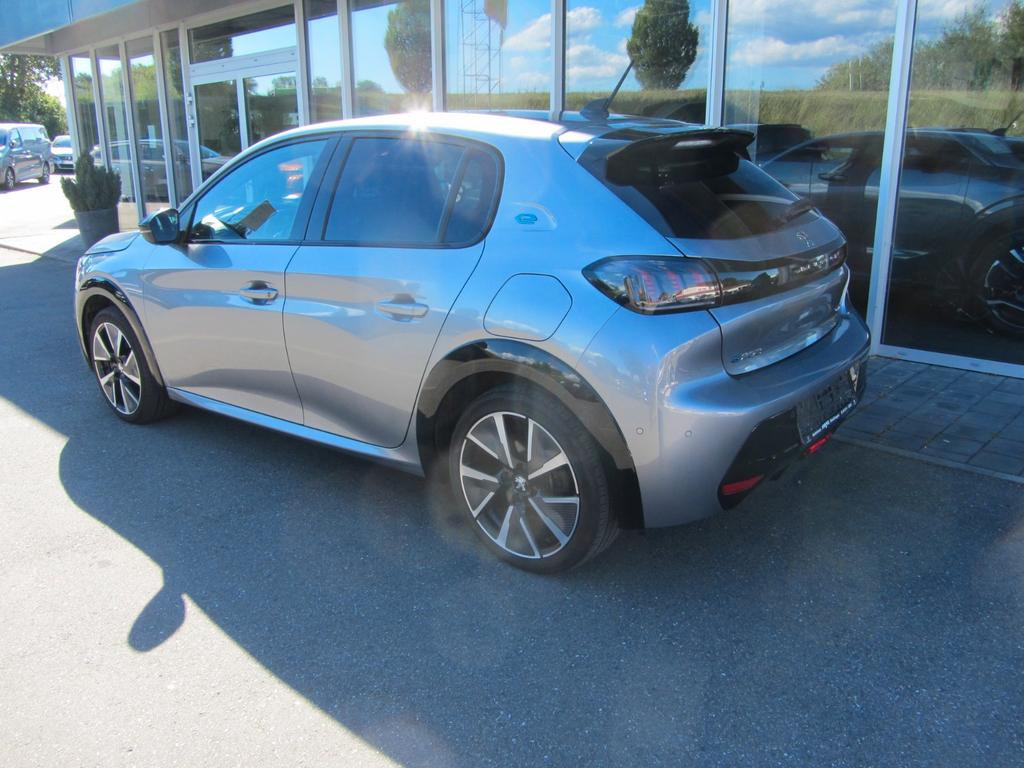 Peugeot e-208