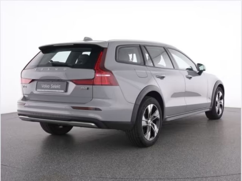Volvo V60 AWD Plus