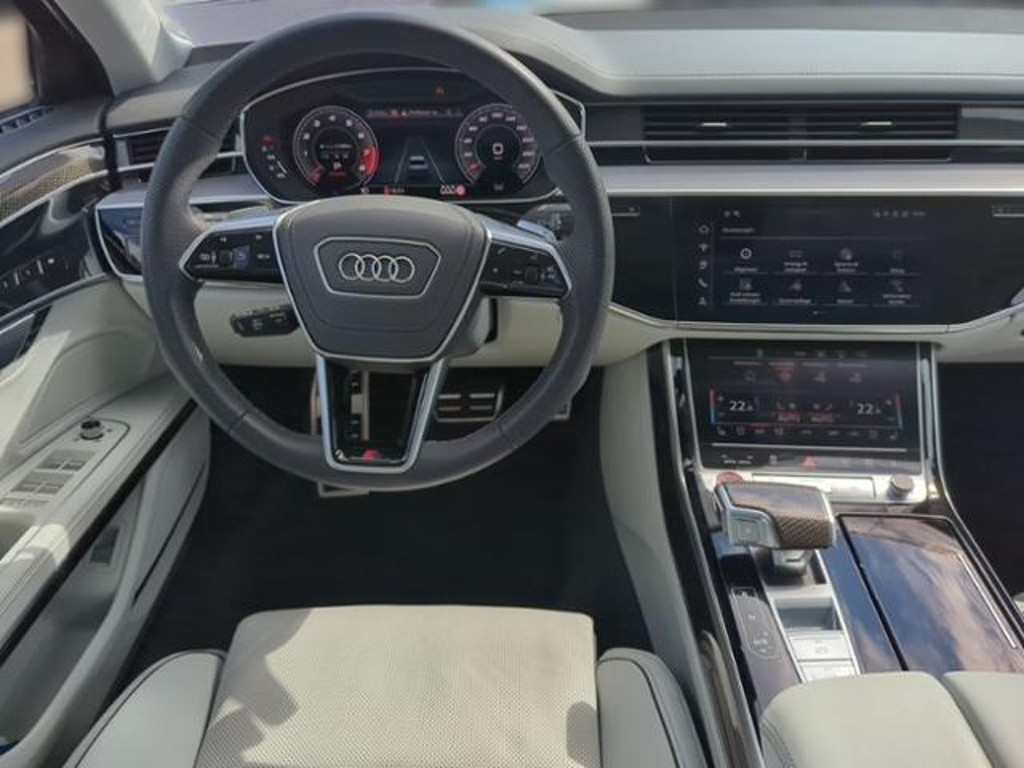 Audi S8