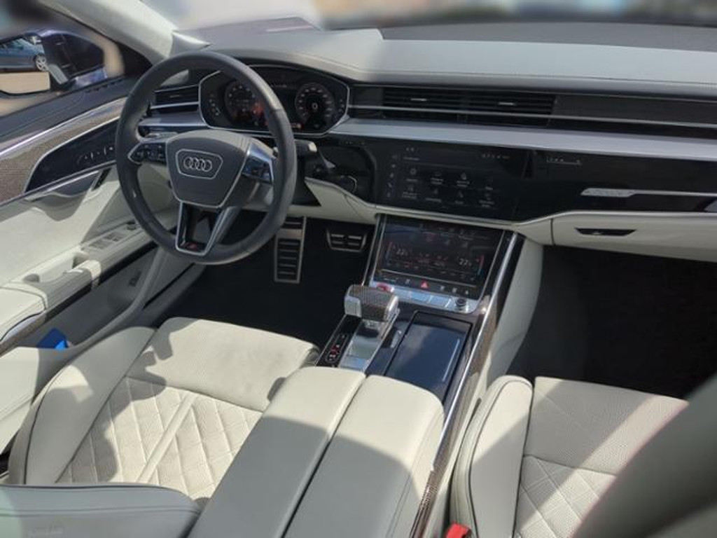 Audi S8