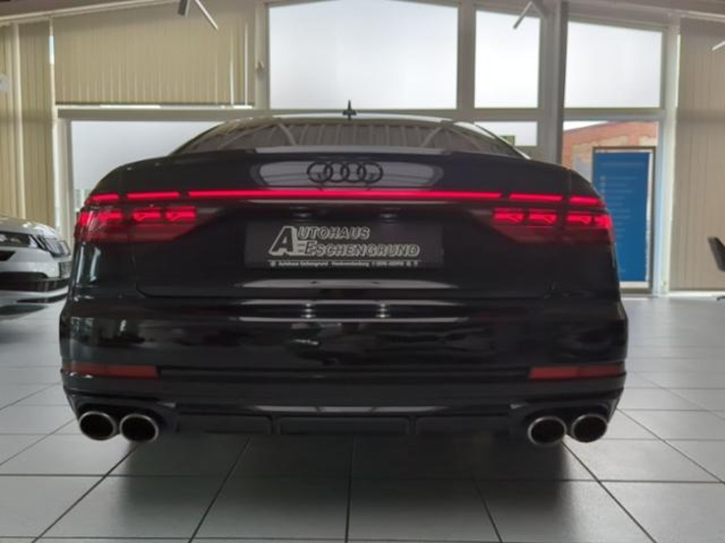 Audi S8