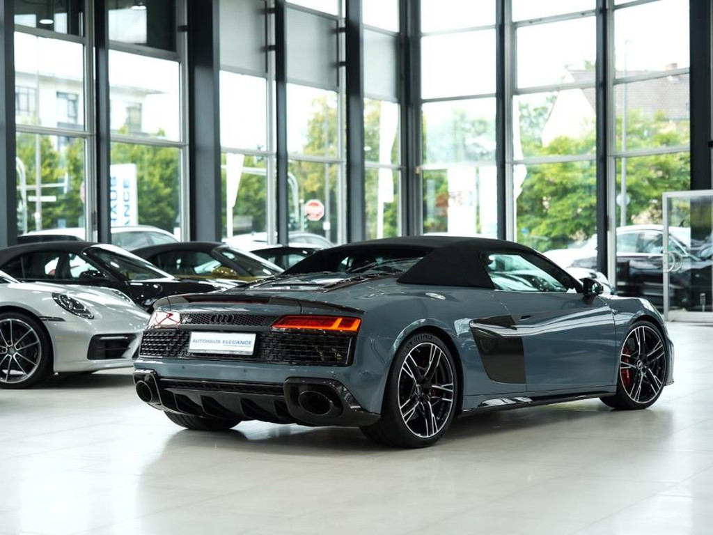 Audi R8