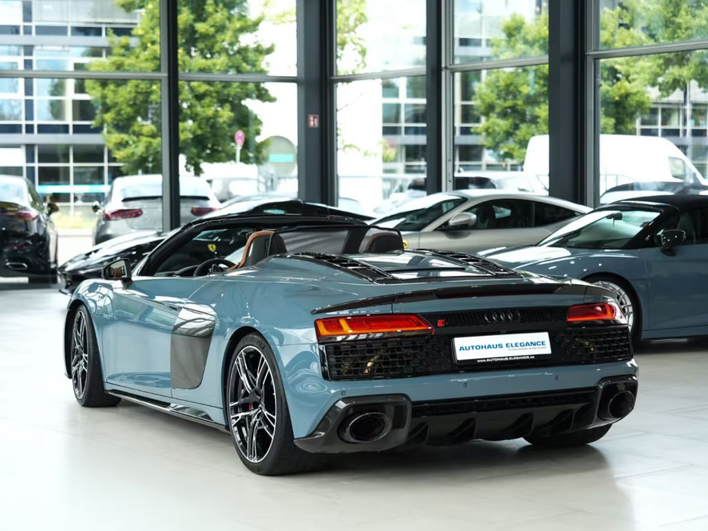 Audi R8
