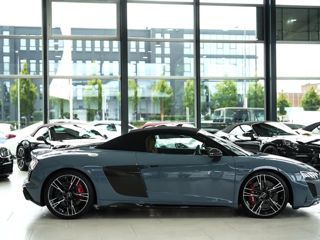 Audi R8