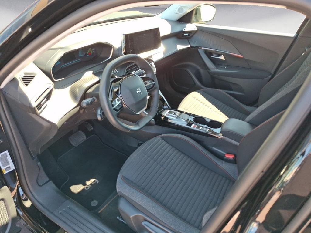 Peugeot e-2008