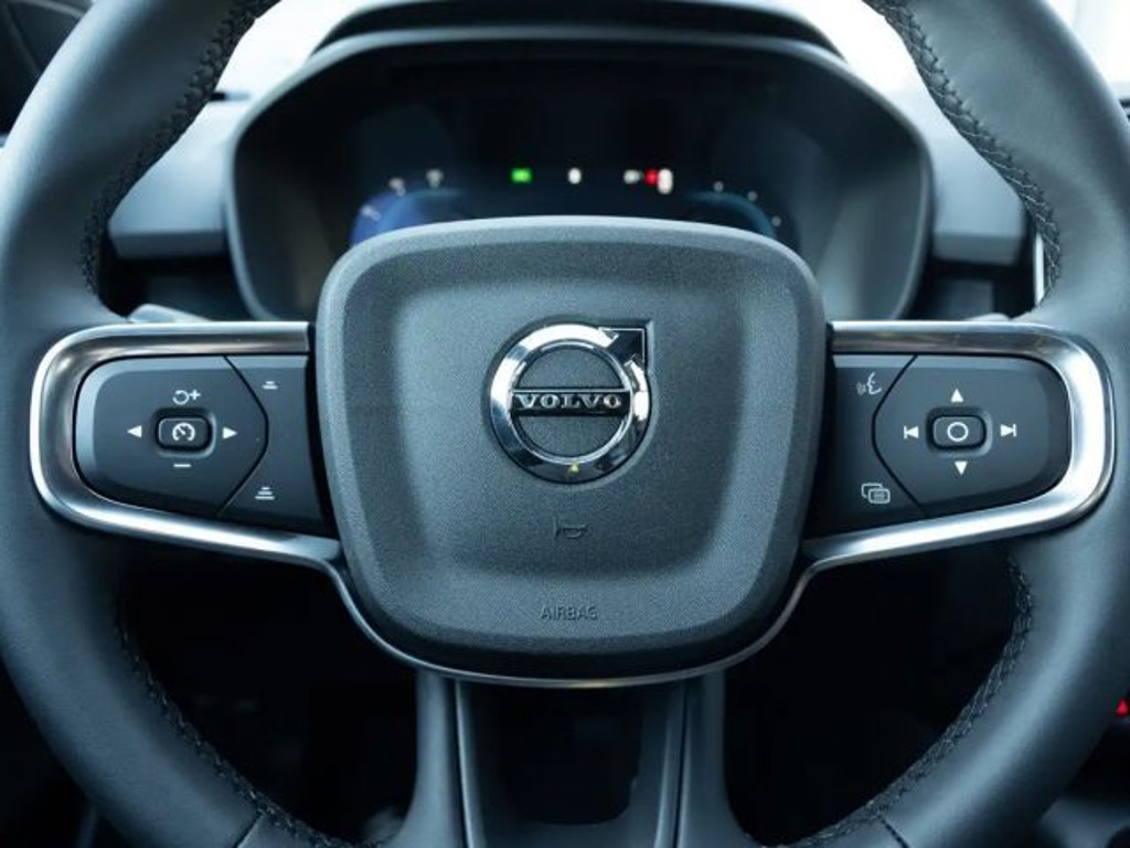 Volvo EX40