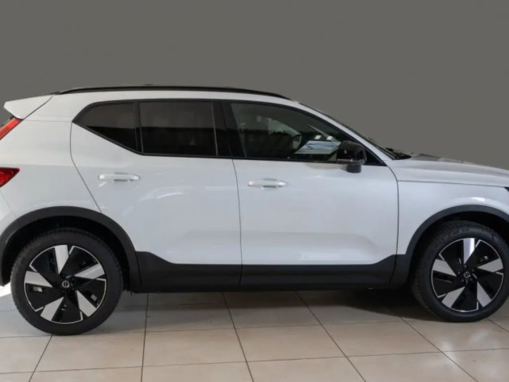 Volvo EX40