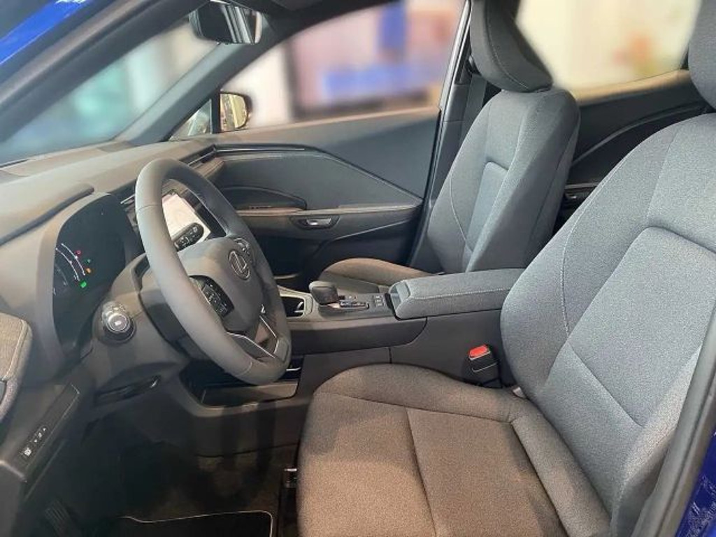 Lexus LBX