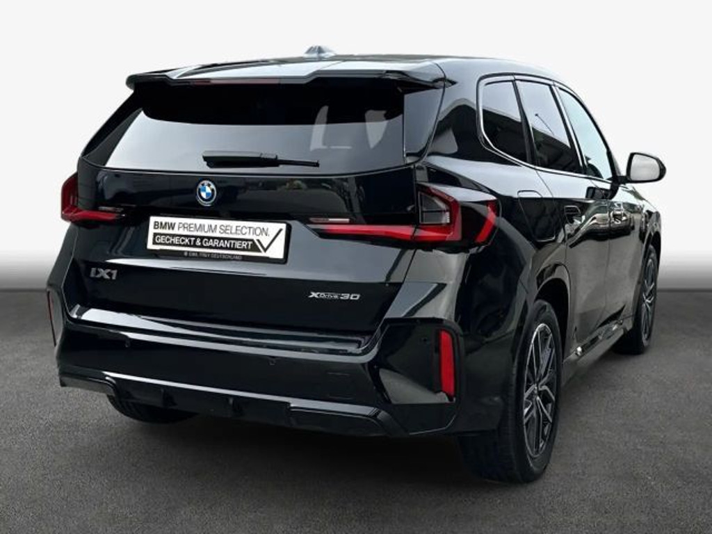 BMW iX1