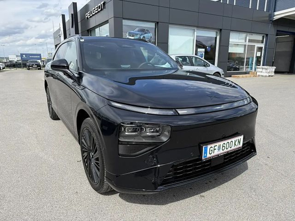 Xpeng G9