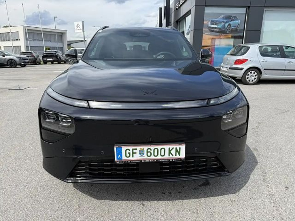 Xpeng G9