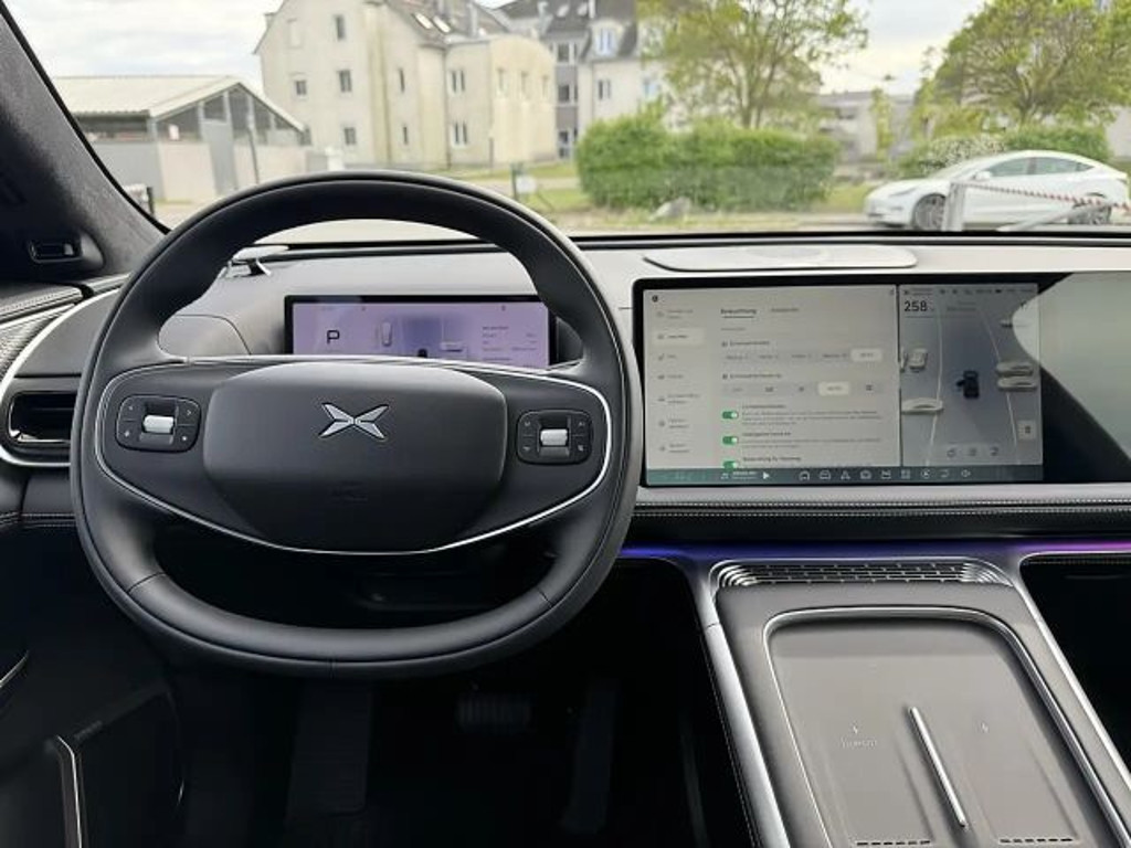 Xpeng G9