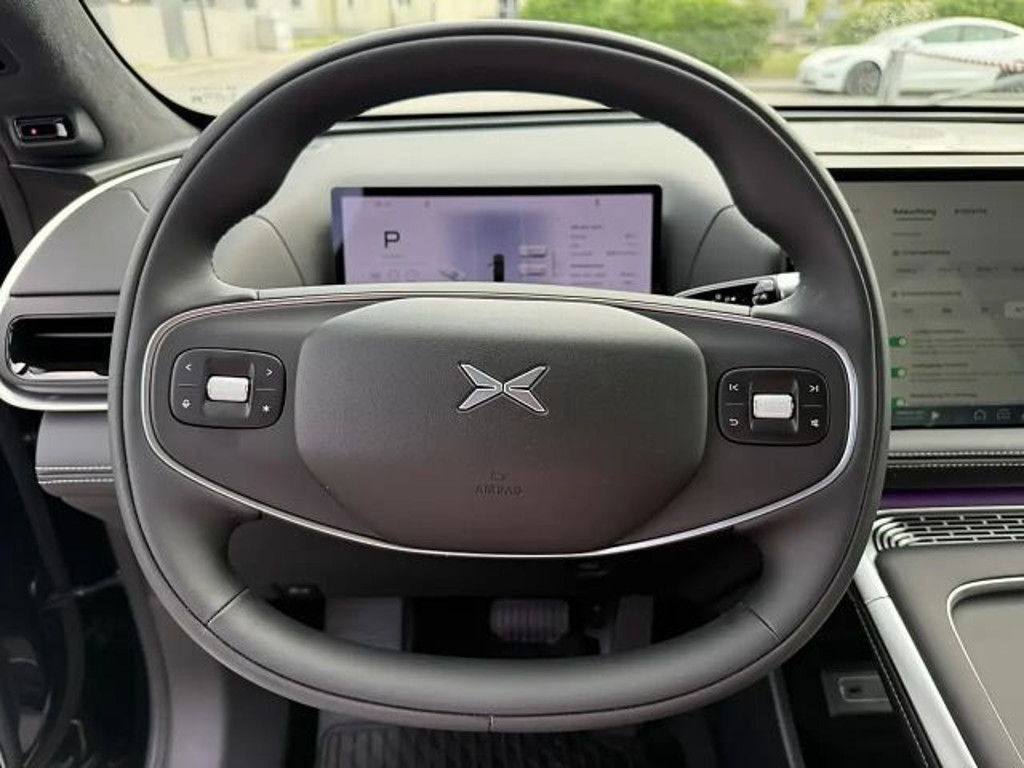 Xpeng G9