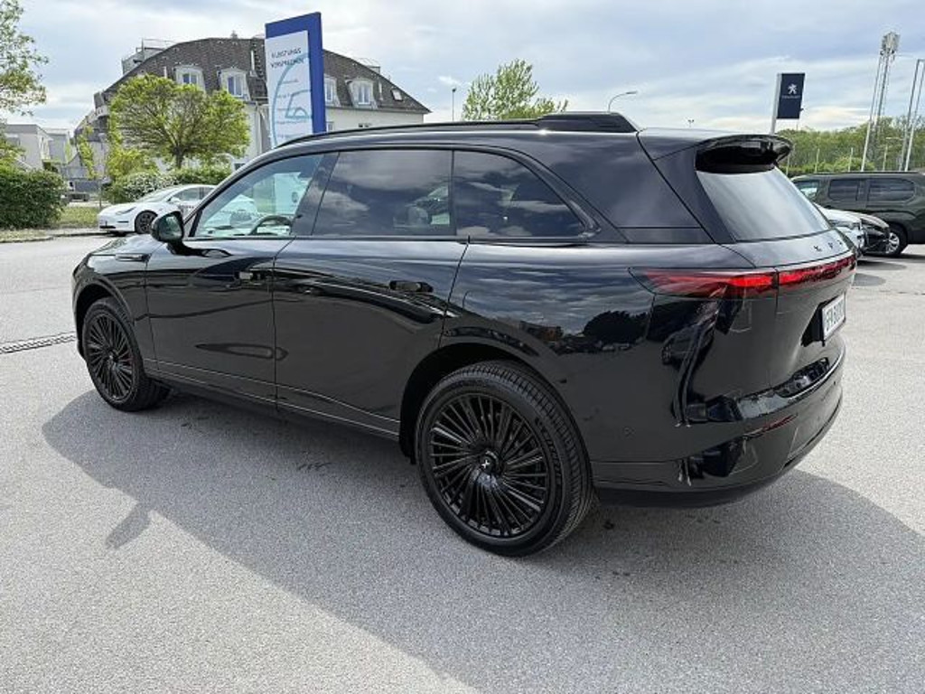 Xpeng G9