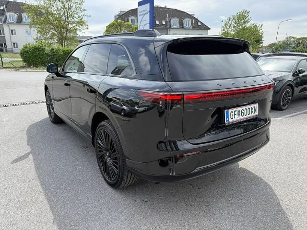 Xpeng G9