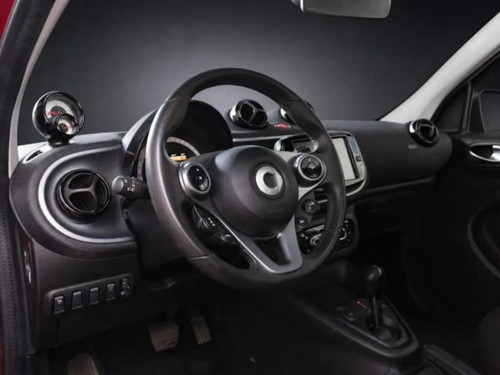 Smart EQ forfour