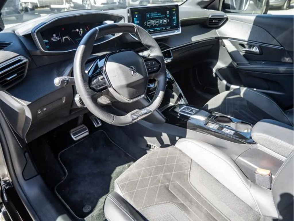Peugeot e-208