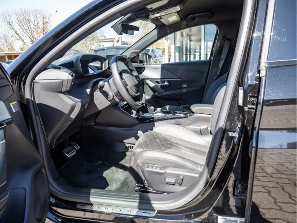 Peugeot e-208