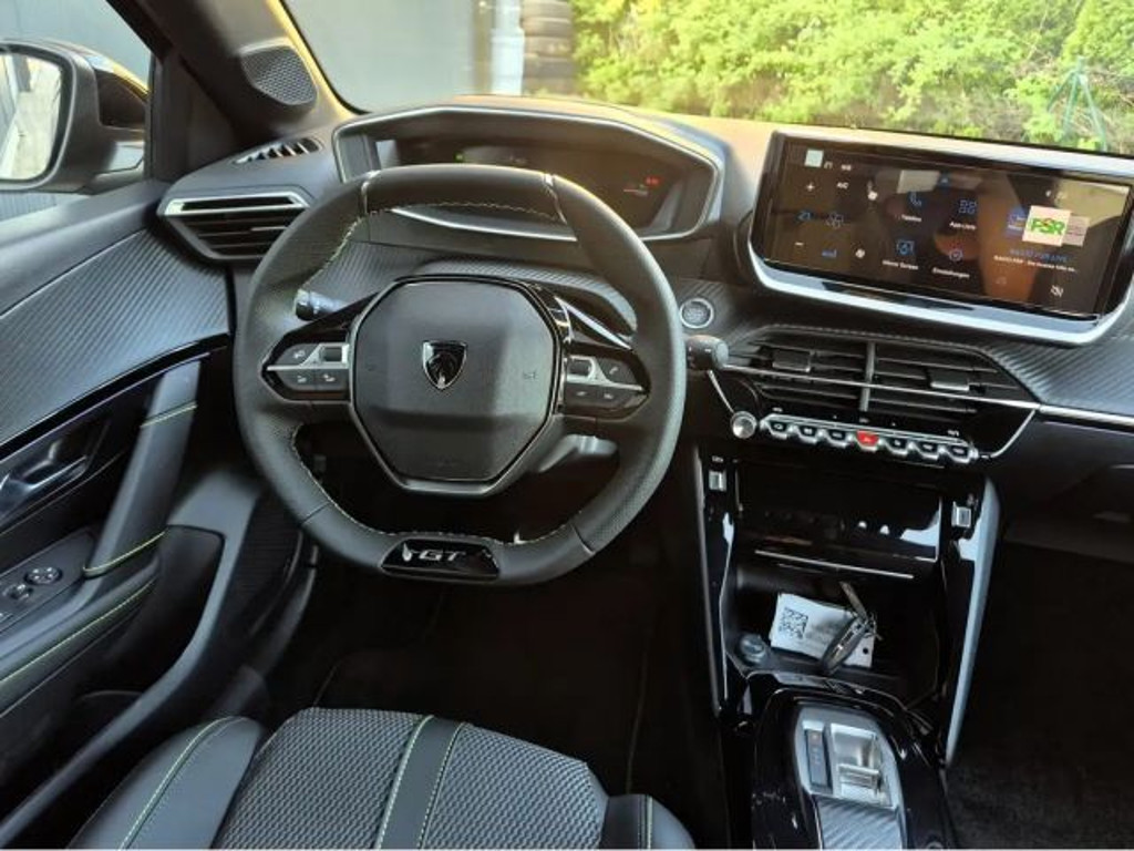 Peugeot e-208