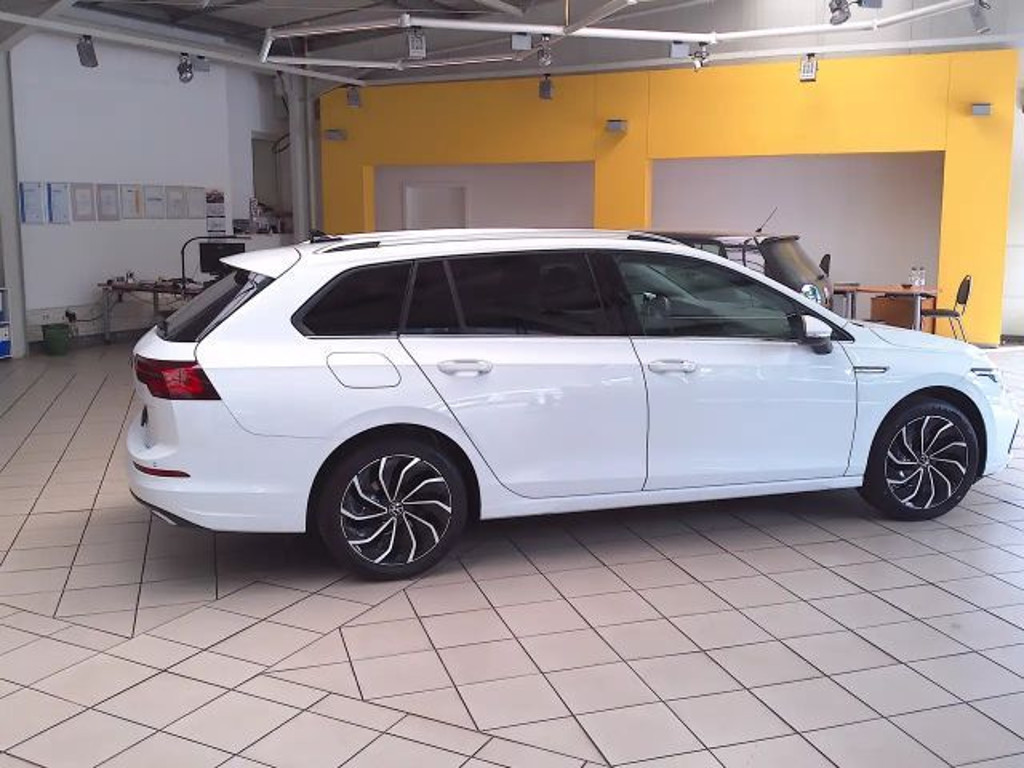 Volkswagen Golf Style Variant