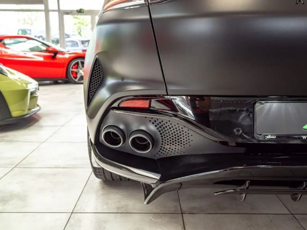 Aston Martin DBX