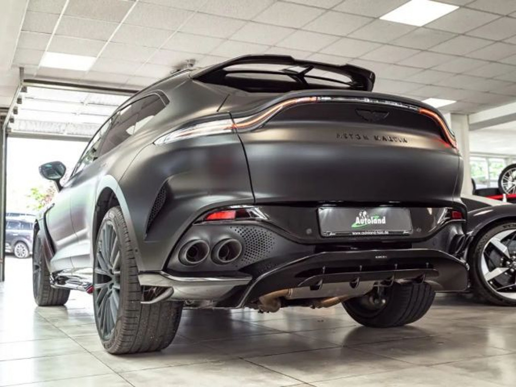 Aston Martin DBX