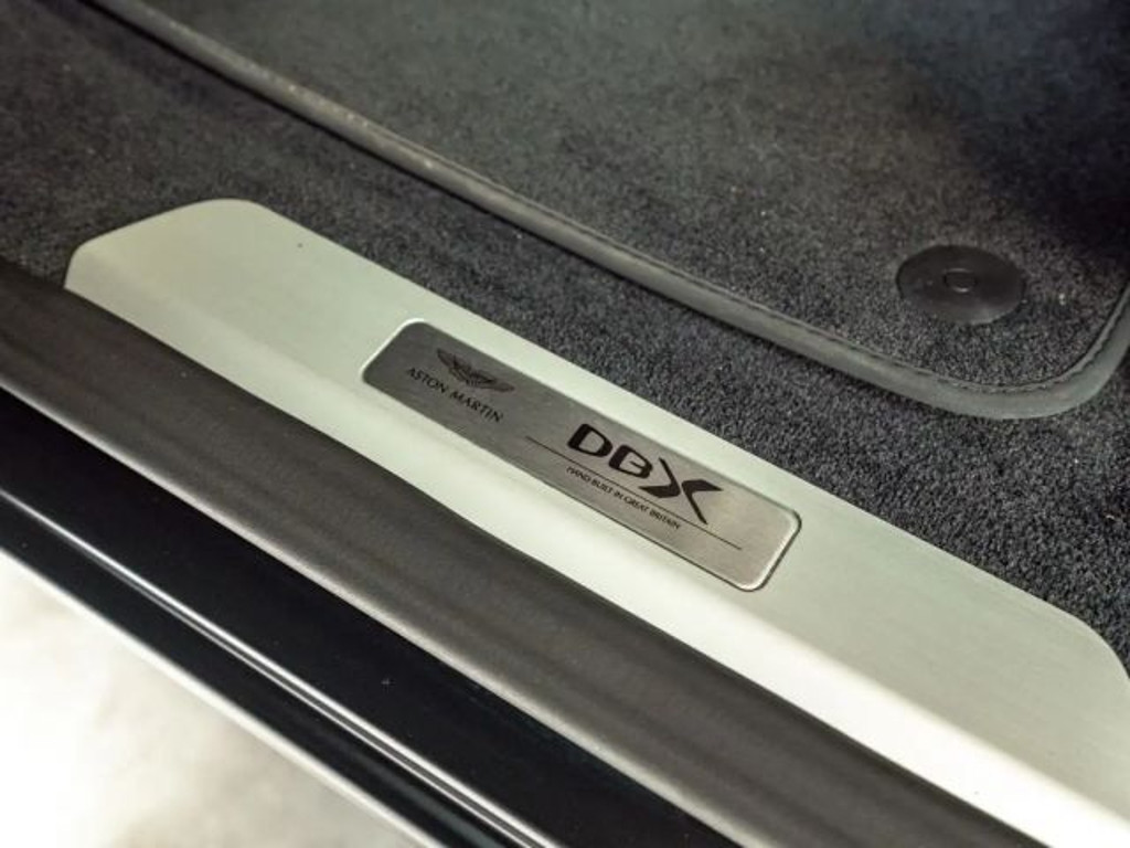 Aston Martin DBX