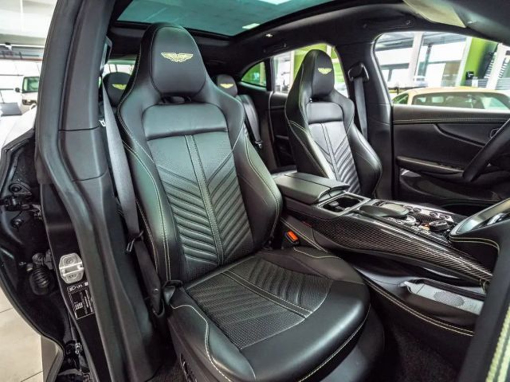 Aston Martin DBX
