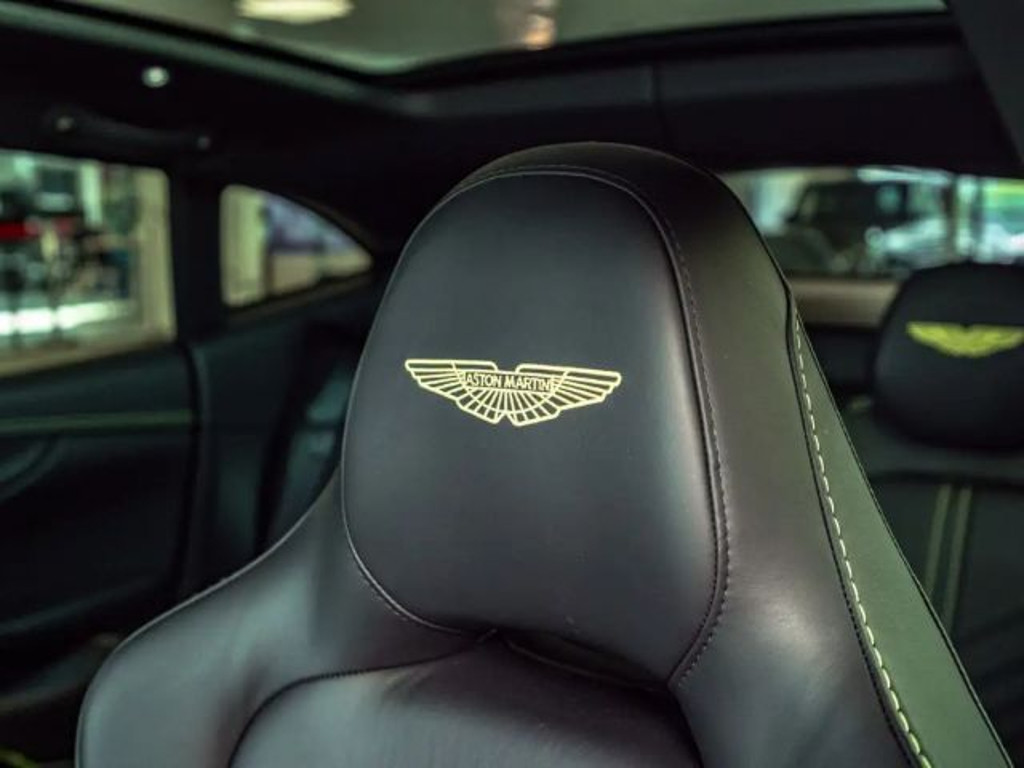 Aston Martin DBX