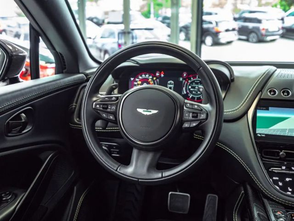 Aston Martin DBX