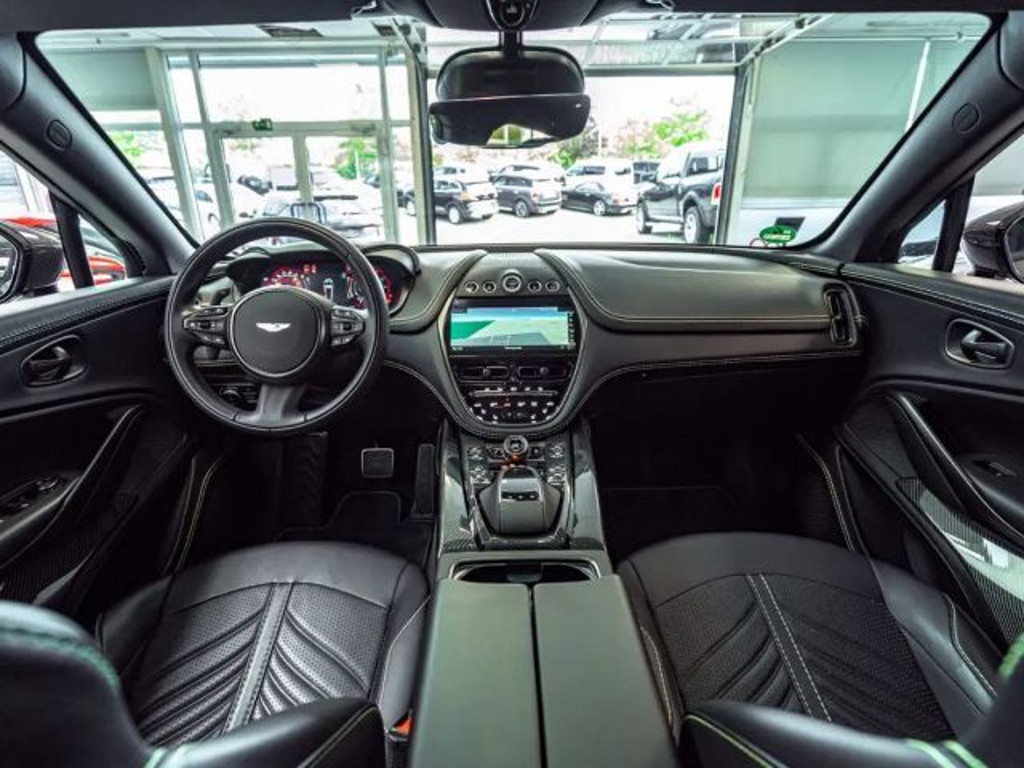 Aston Martin DBX